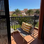 Island Breeze Tenerife 公寓