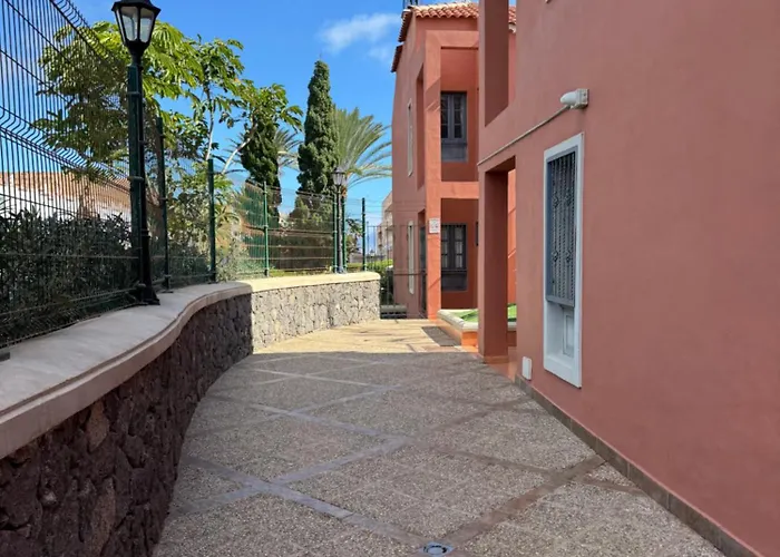 Island Breeze Tenerife * קוסטה דל סילנסיו